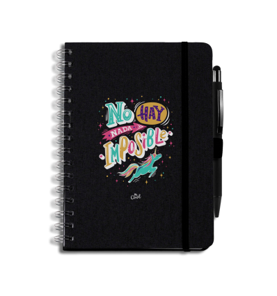 Libreta negra con bolígrafo