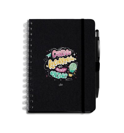 Libreta negra con bolígrafo